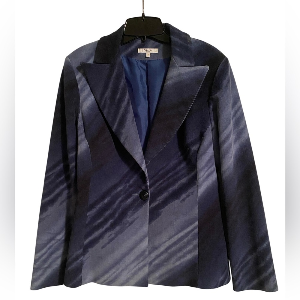Follies Paris Women’s Stylish Navy Blazer, Size Large, Lined